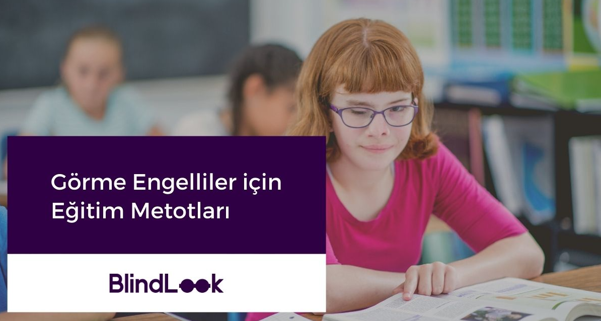 Ekranda sınıfta olan bir görme engellei kız.