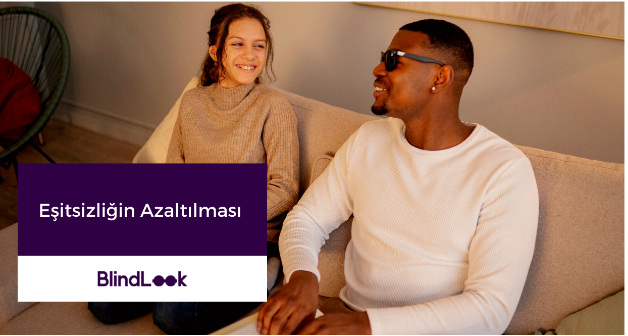Ekranda Görme Engelli Bir Adam ve yanında onunla sohbet eden bir kadın var.